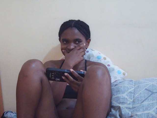 Sweetdiva2 live cam on BongaCams