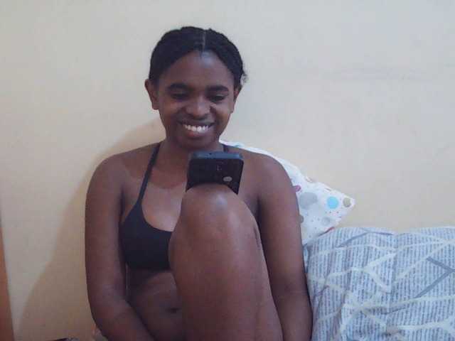 Sweetdiva2 live cam on BongaCams