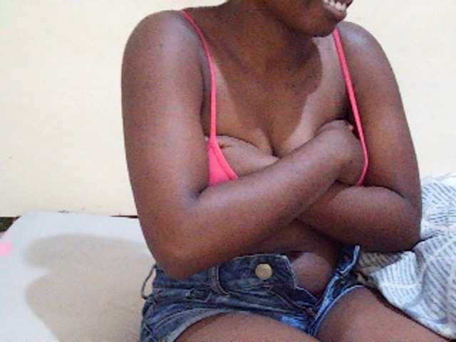 Sweetdiva2 live cam on BongaCams