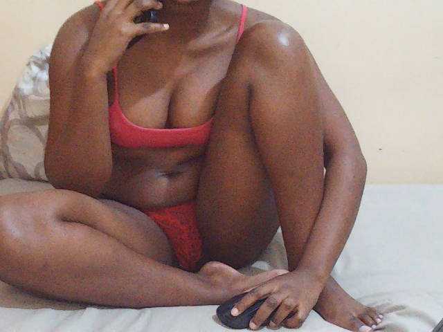 Sweetdiva2 live cam on BongaCams