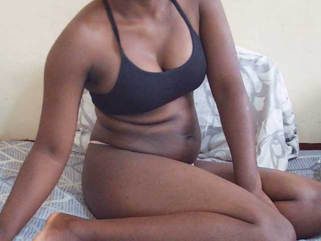 Sweetdiva2 live cam on BongaCams