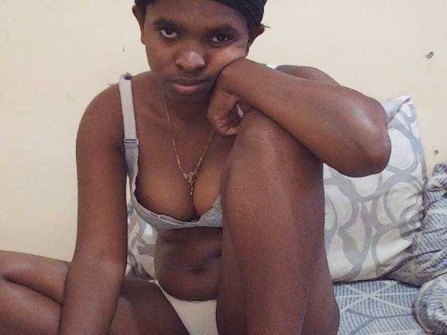 Sweetdiva2 live cam on BongaCams