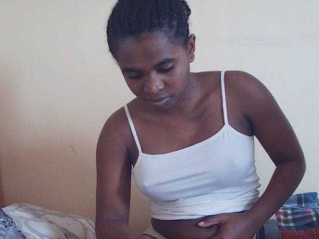 Sweetdiva2 live cam on BongaCams