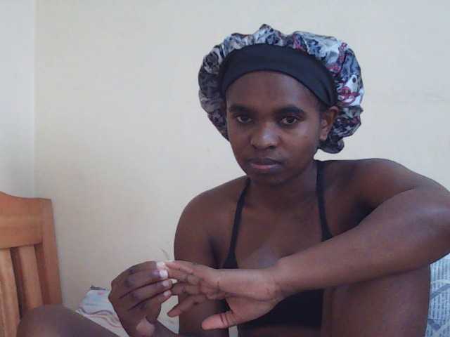 Sweetdiva2 live cam on BongaCams