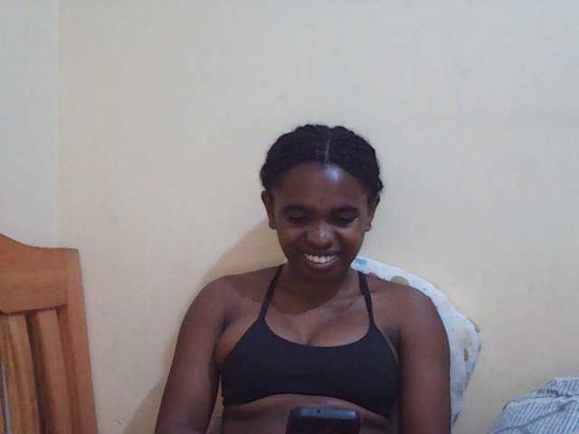 Sweetdiva2 live cam on BongaCams