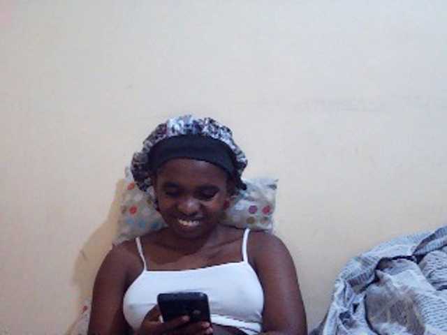 Sweetdiva2 live cam on BongaCams