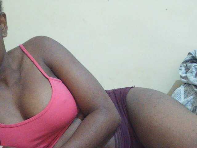 Sweetdiva2 live cam on BongaCams