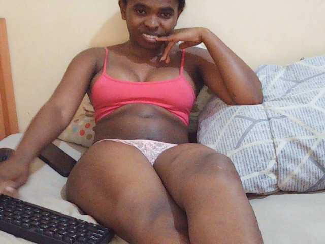 Sweetdiva2 live cam on BongaCams