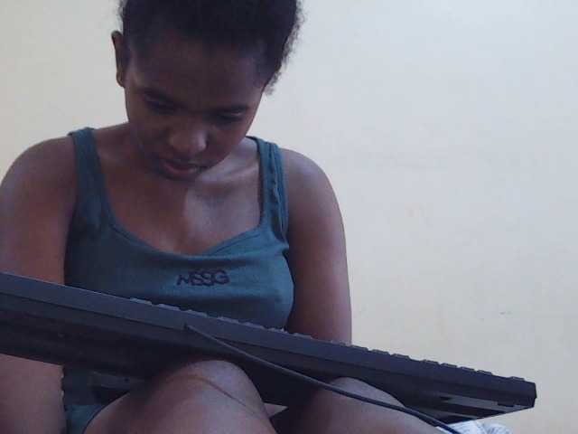 Sweetdiva2 live cam on BongaCams