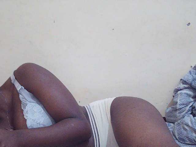Sweetdiva2 live cam on BongaCams