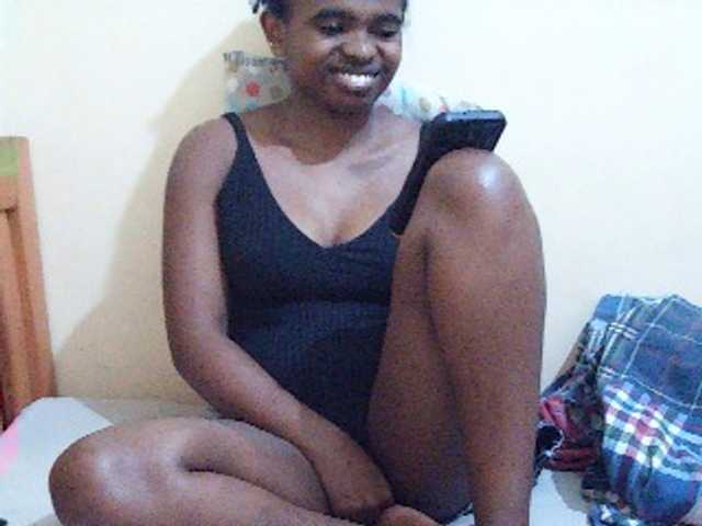 Sweetdiva2 live cam on BongaCams