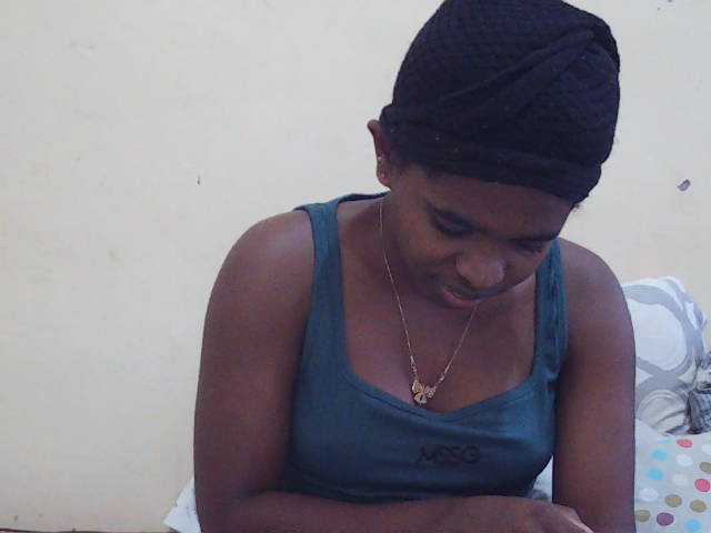 Sweetdiva2 live cam on BongaCams