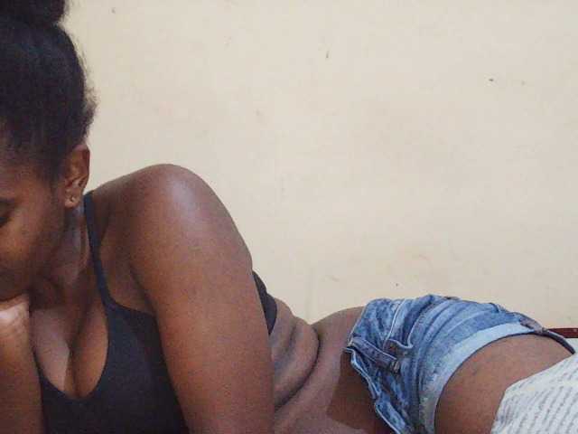 Sweetdiva2 live cam on BongaCams