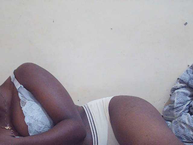 Sweetdiva2 live cam on BongaCams