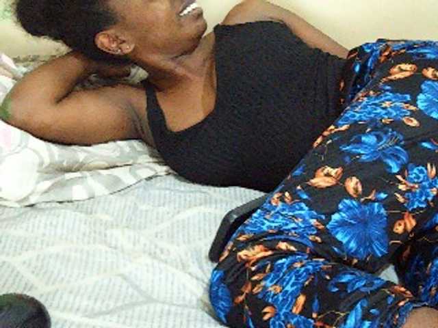 Sweetdiva2 live cam on BongaCams