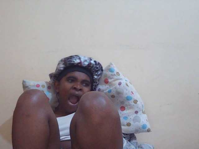 Sweetdiva2 live cam on BongaCams