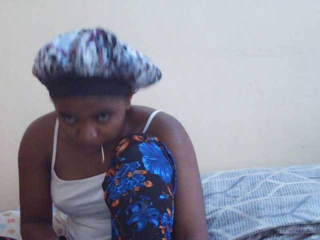 Sweetdiva2 live cam on BongaCams