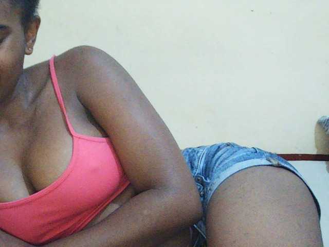 Sweetdiva2 live cam on BongaCams