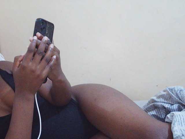 Sweetdiva2 live cam on BongaCams