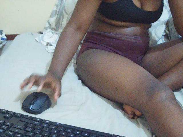 Sweetdiva2 live cam on BongaCams