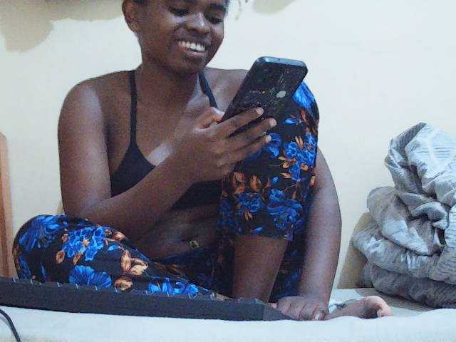 Sweetdiva2 live cam on BongaCams