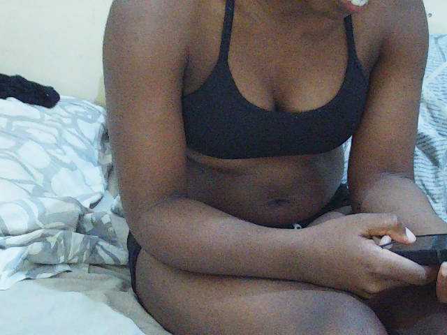 Sweetdiva2 live cam on BongaCams