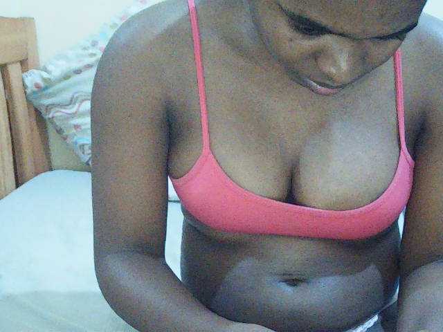 Sweetdiva2 live cam on BongaCams