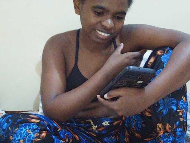 Sweetdiva2 live cam on BongaCams