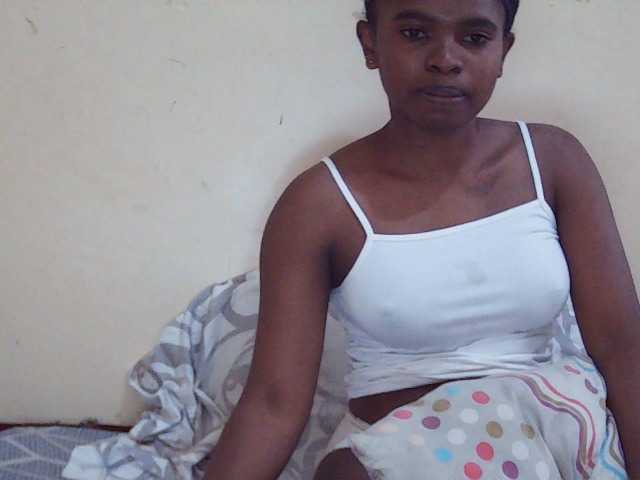 Sweetdiva2 live cam on BongaCams