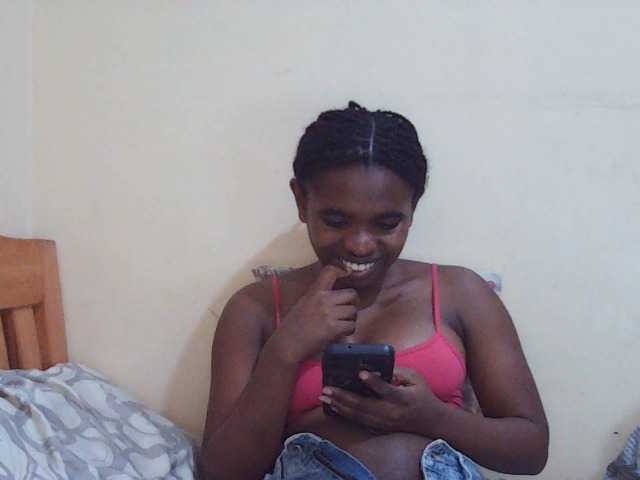 Sweetdiva2 live cam on BongaCams