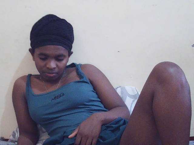 Sweetdiva2 live cam on BongaCams
