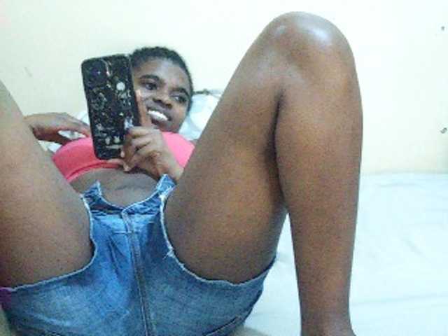 Sweetdiva2 live cam on BongaCams