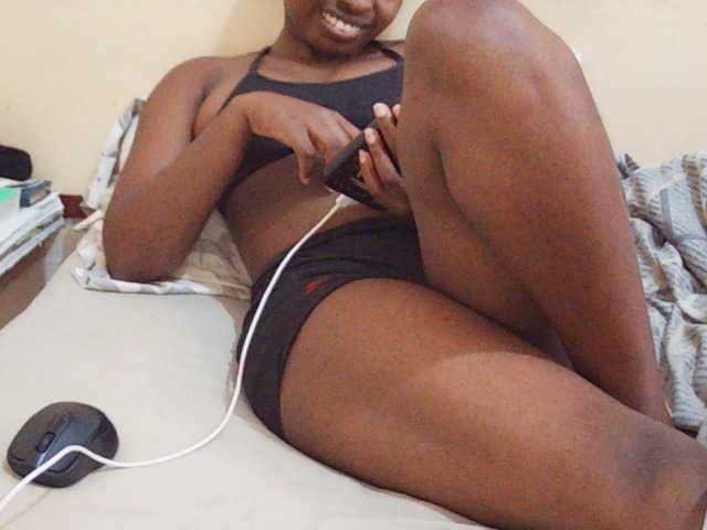 Sweetdiva2 live cam on BongaCams