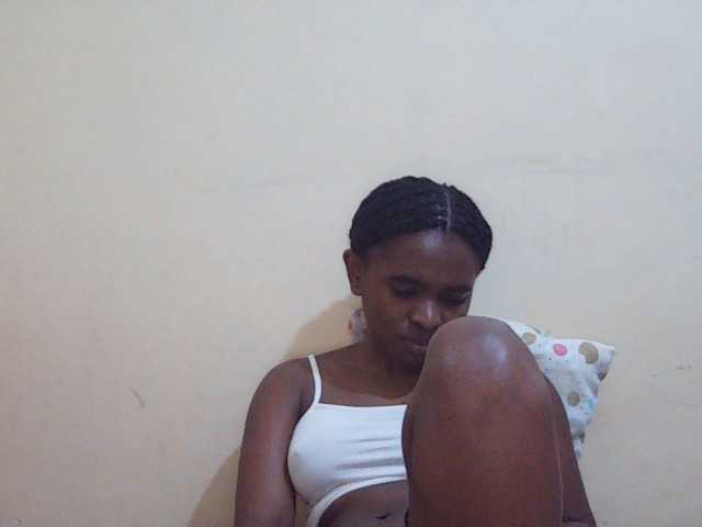 Sweetdiva2 live cam on BongaCams