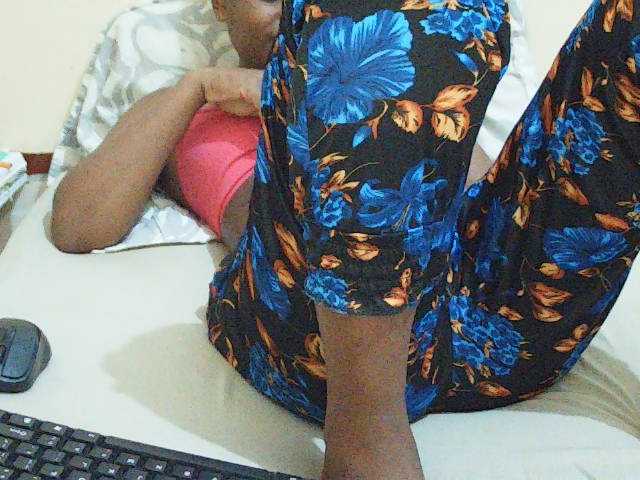 Sweetdiva2 live cam on BongaCams