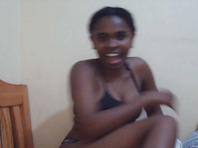 Sweetdiva2 live cam on BongaCams