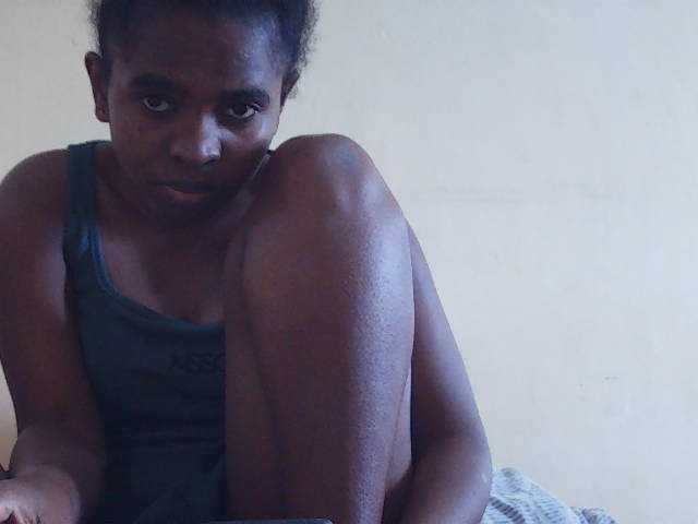 Sweetdiva2 live cam on BongaCams