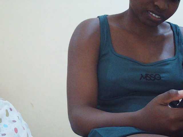 Sweetdiva2 live cam on BongaCams
