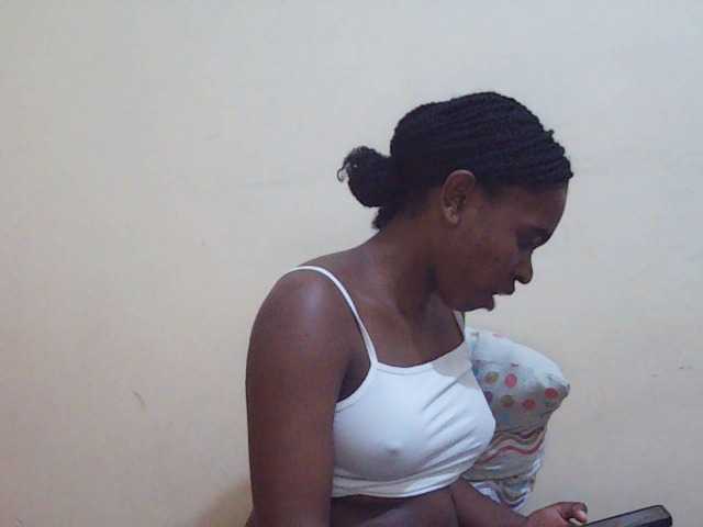 Sweetdiva2 live cam on BongaCams