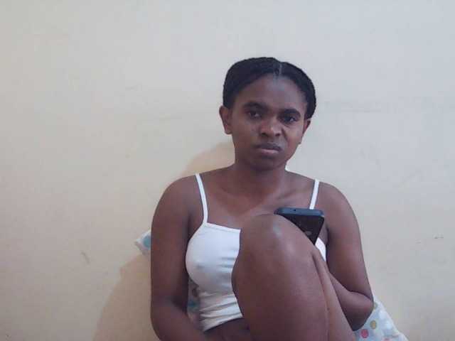 Sweetdiva2 live cam on BongaCams
