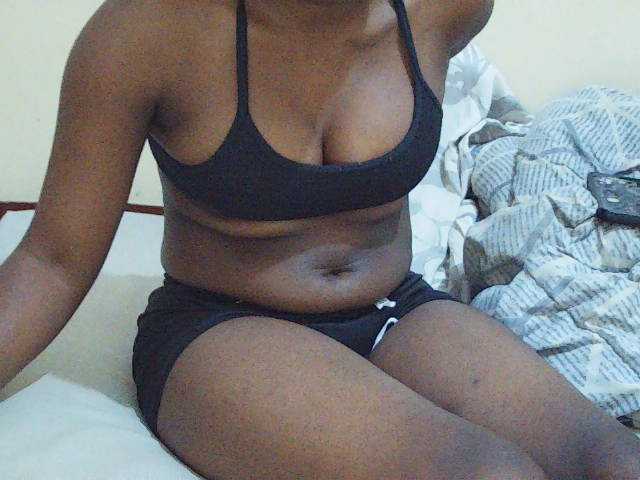 Sweetdiva2 live cam on BongaCams