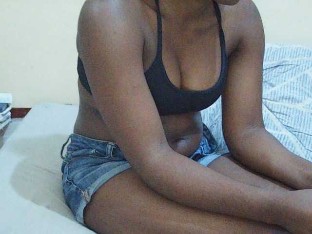 Sweetdiva2 live cam on BongaCams