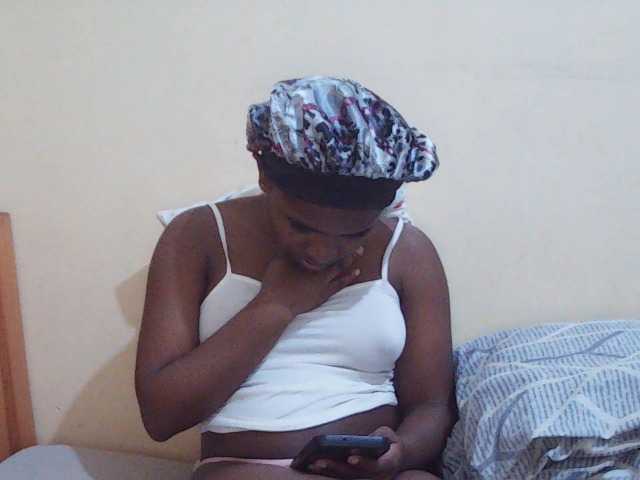Sweetdiva2 live cam on BongaCams