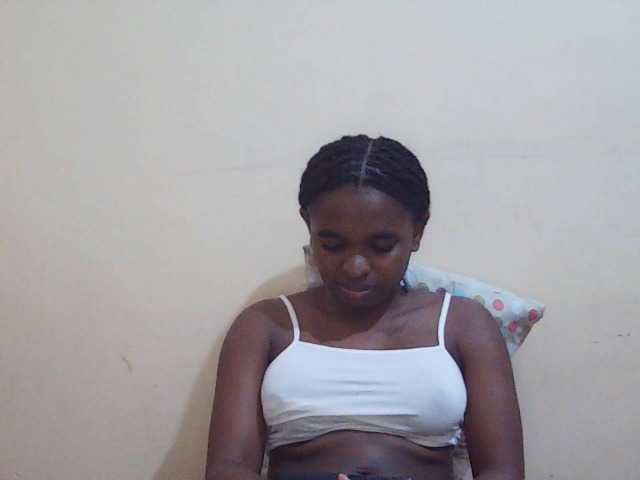 Sweetdiva2 live cam on BongaCams