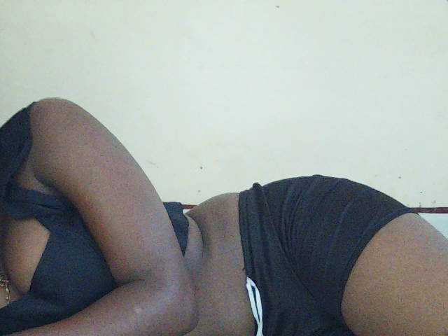 Sweetdiva2 live cam on BongaCams