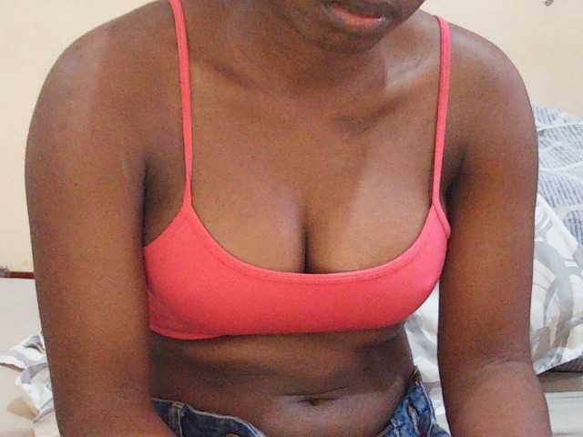 Sweetdiva2 live cam on BongaCams