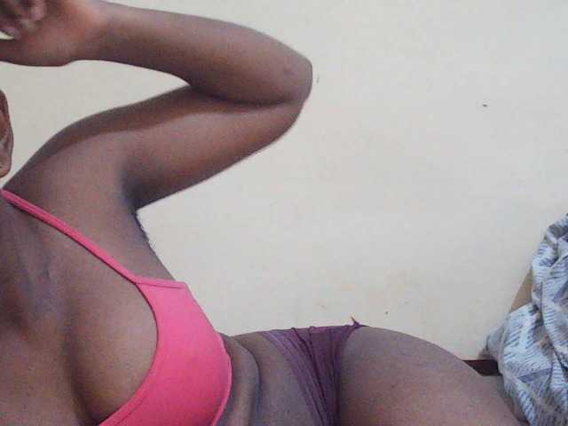 Sweetdiva2 live cam on BongaCams