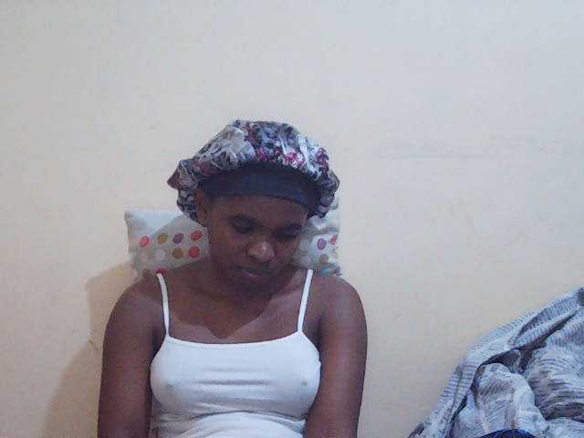 Sweetdiva2 live cam on BongaCams
