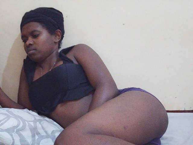 Sweetdiva2 live cam on BongaCams