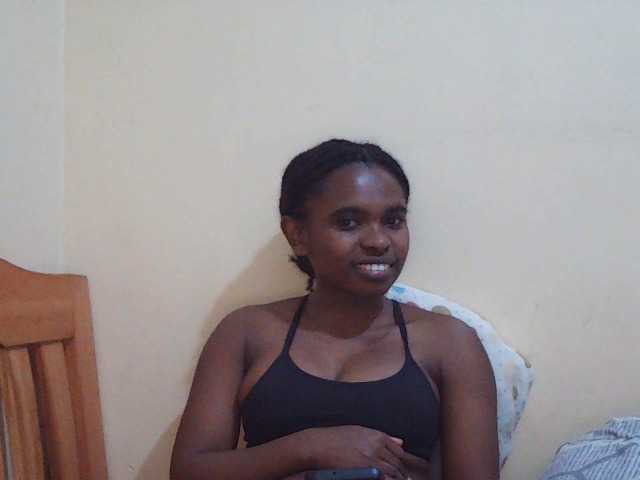 Sweetdiva2 live cam on BongaCams